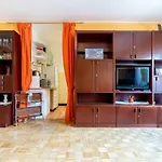 Id 4576 - Private Apartment